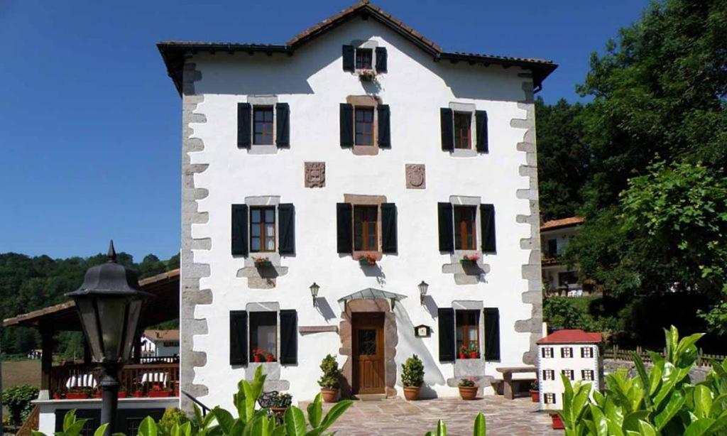Hotel Rural Irigoienea Urdax Exterior foto