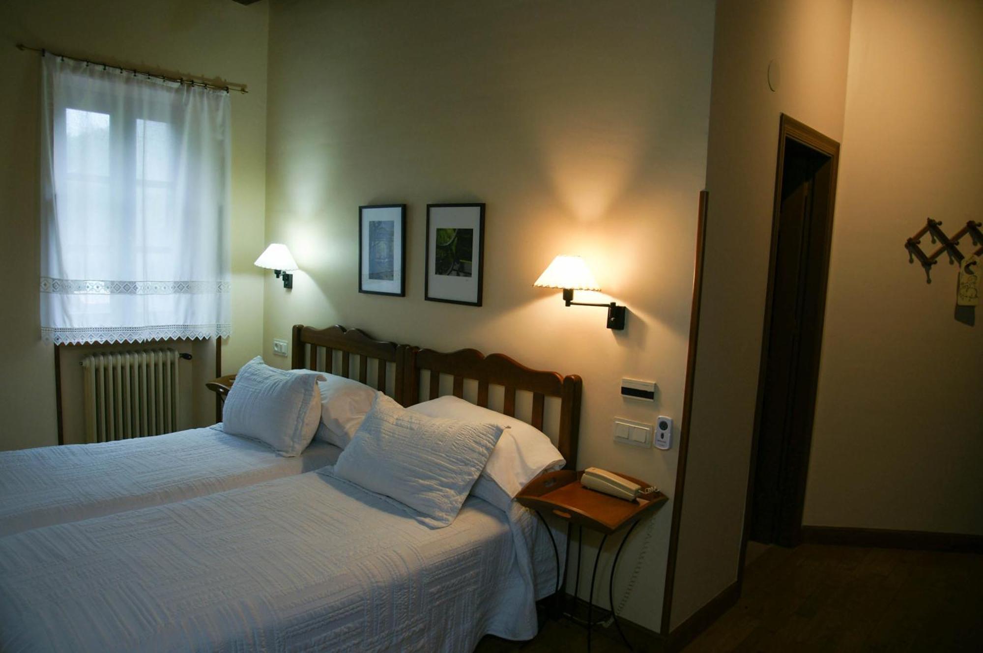 Hotel Rural Irigoienea Urdax Habitación foto