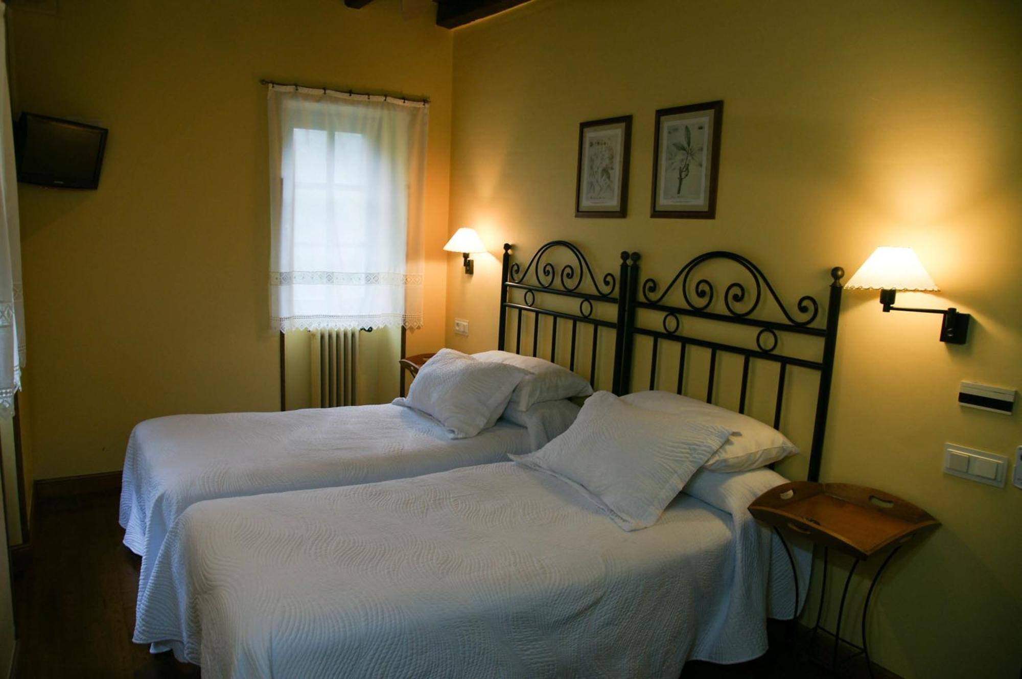 Hotel Rural Irigoienea Urdax Habitación foto