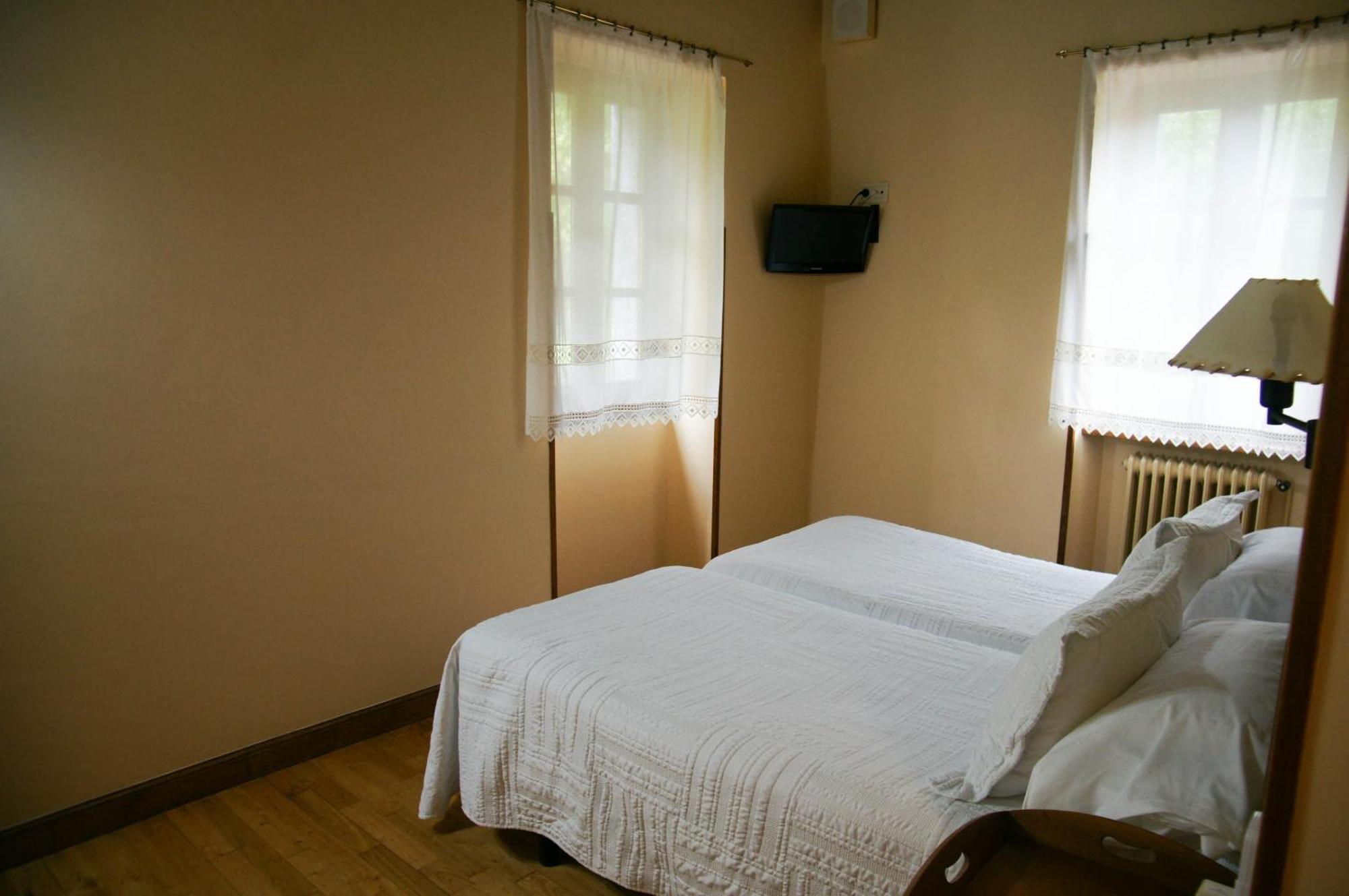 Hotel Rural Irigoienea Urdax Habitación foto