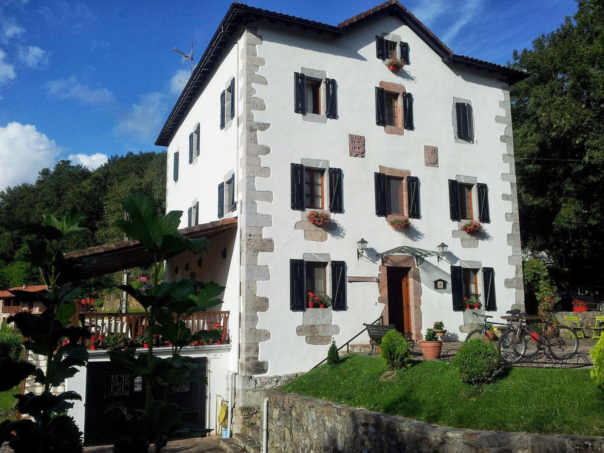 Hotel Rural Irigoienea Urdax Exterior foto
